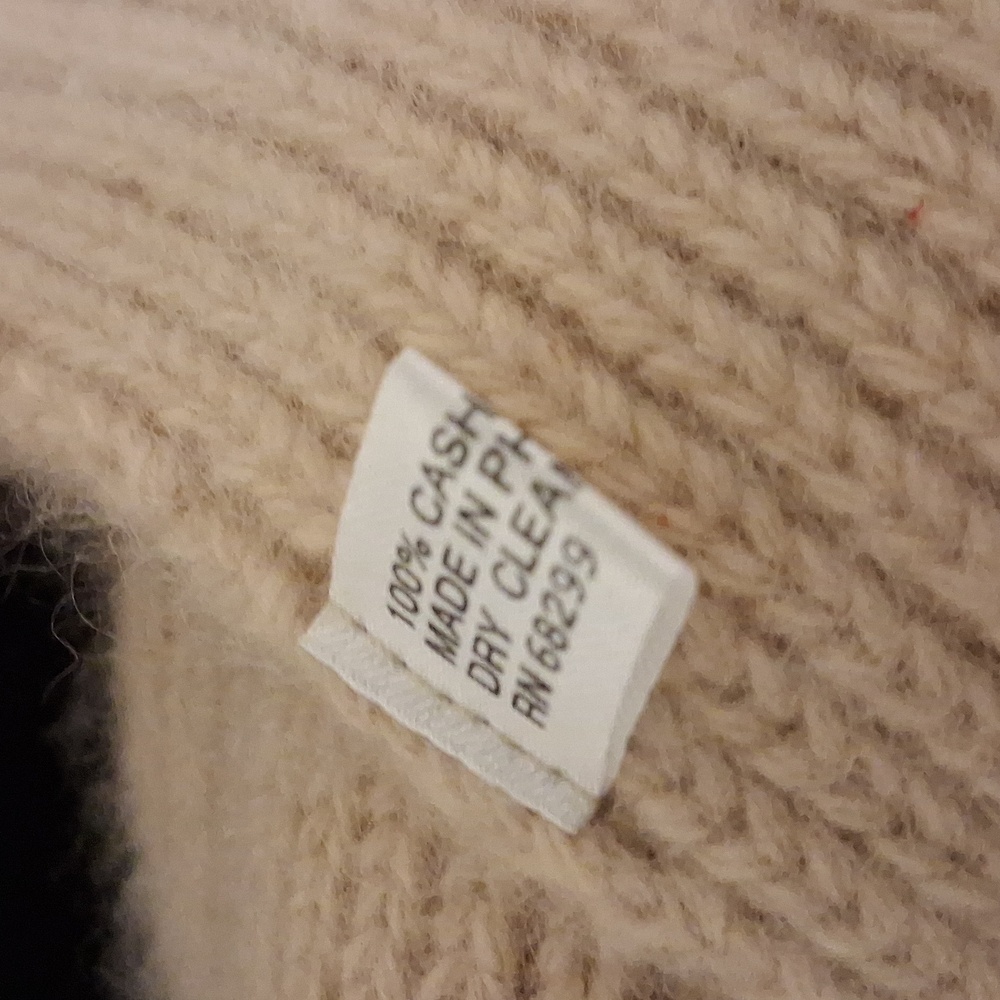 Knit Key-hole Light Tan Scarf  100% Cashmere - Picture 2 of 3